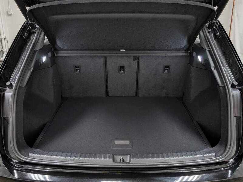 2024 Audi Q4 e-tron quattro Premium Plus 55