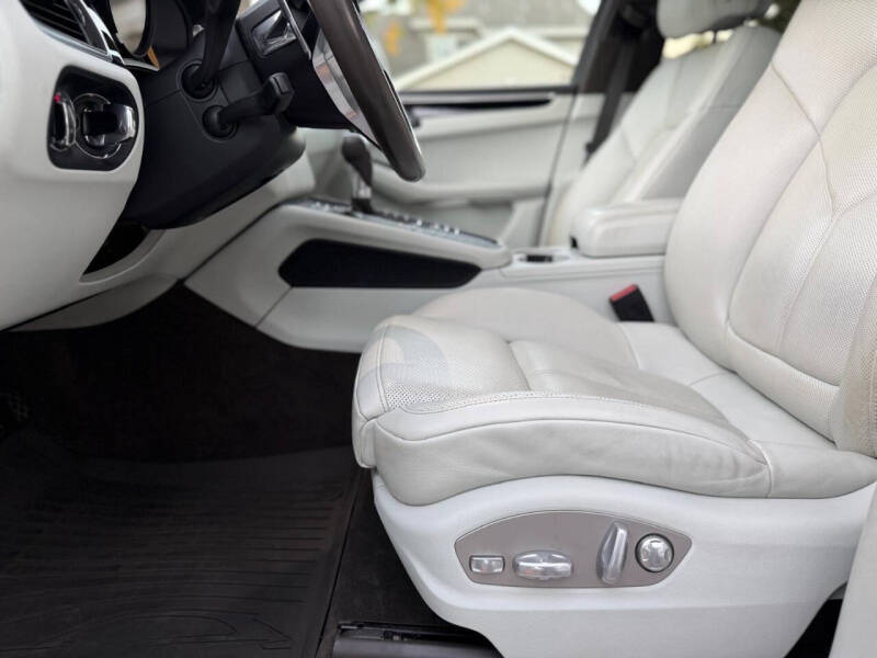 2017 Porsche Macan S