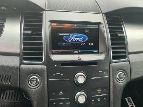 2015 Ford Taurus SEL