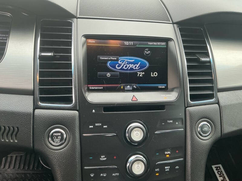 2015 Ford Taurus SEL