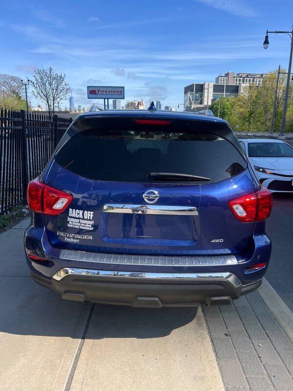 2020 Nissan Pathfinder S
