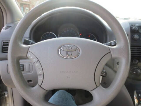 2010 Toyota Sienna LE 8-Passenger
