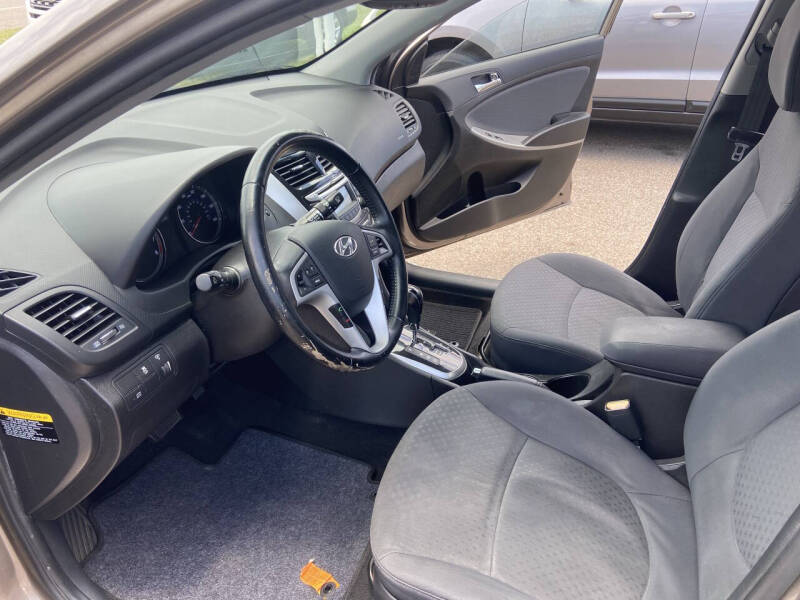 2013 Hyundai Accent SE