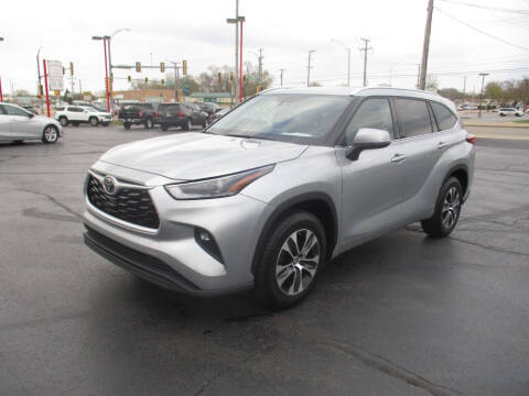 2021 Toyota Highlander for sale at Windsor Auto Sales in Loves Park IL