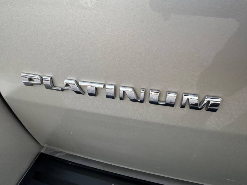 2013 Cadillac Escalade Platinum Edition