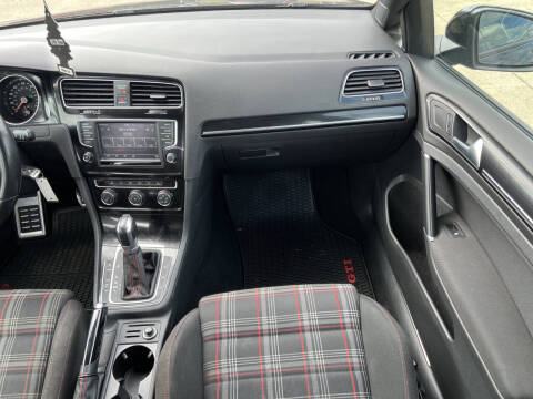 2017 Volkswagen Golf GTI S