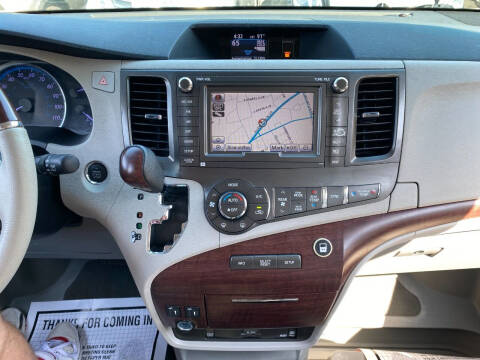 2013 Toyota Sienna XLE Mobility 7-Passenger