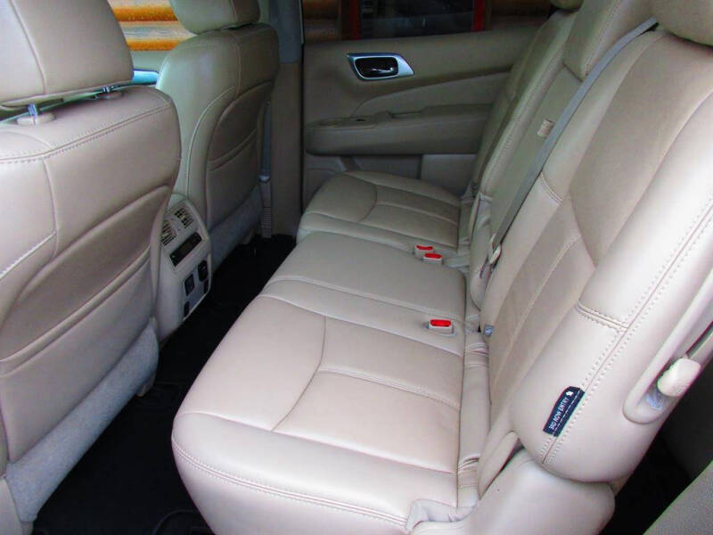 2018 Nissan Pathfinder SL