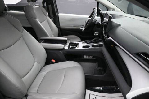 2025 Toyota Sienna XLE 7-Passenger