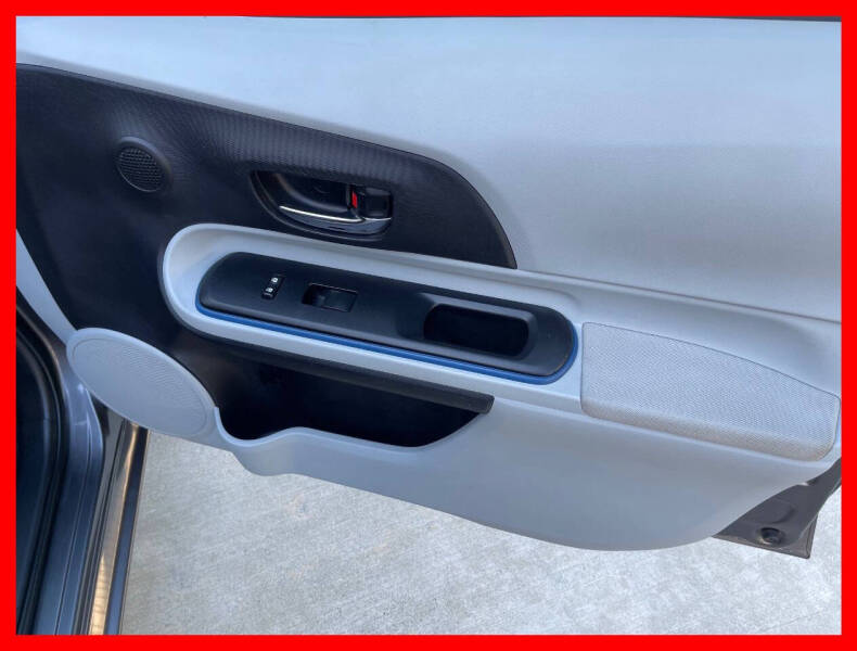 2012 Toyota Prius c Two