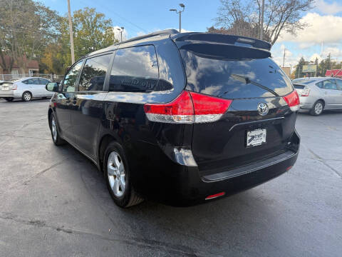 2012 Toyota Sienna