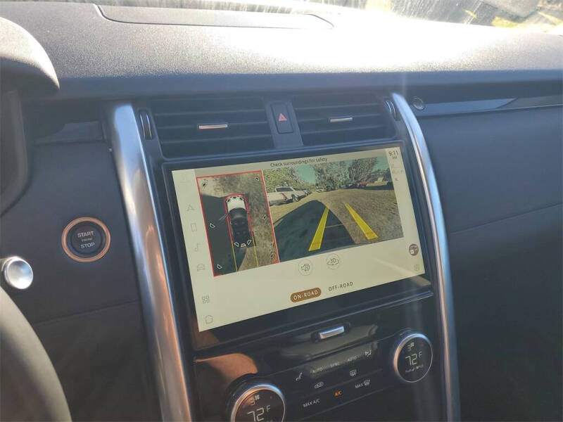 2024 Land Rover Discovery P300 S