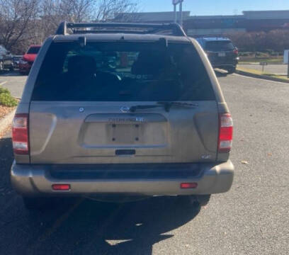 2004 Nissan Pathfinder SE