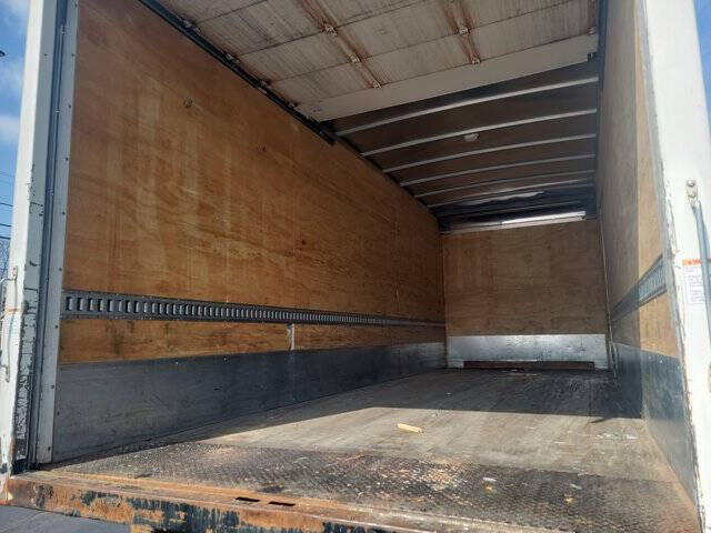 2015 Freightliner M2 106