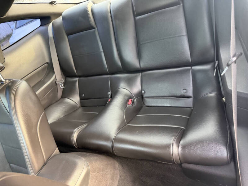 2007 Ford Mustang V6 Deluxe