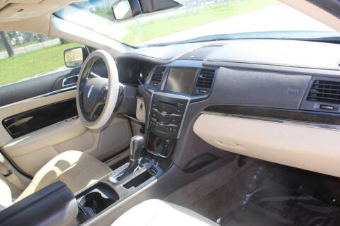2014 Lincoln MKS