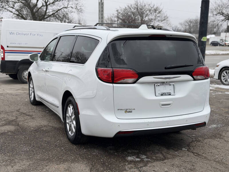 2020 Chrysler Pacifica Touring L