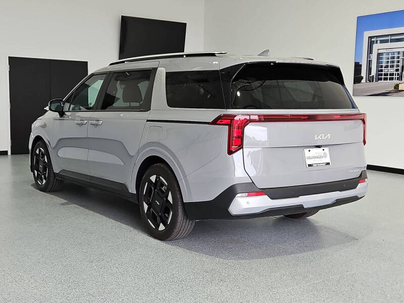 2025 Kia Carnival EX