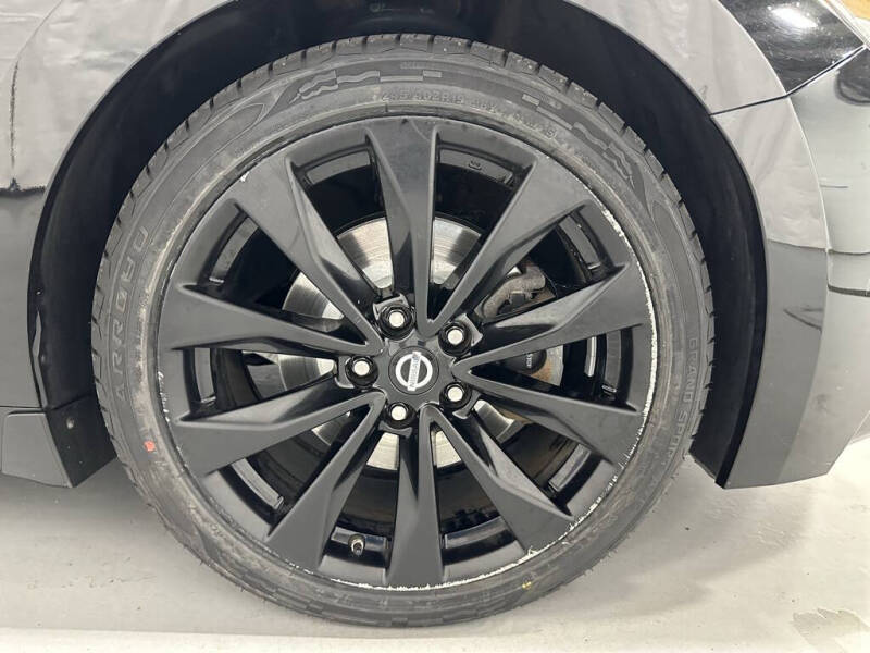 2017 Nissan Maxima 3.5 SR