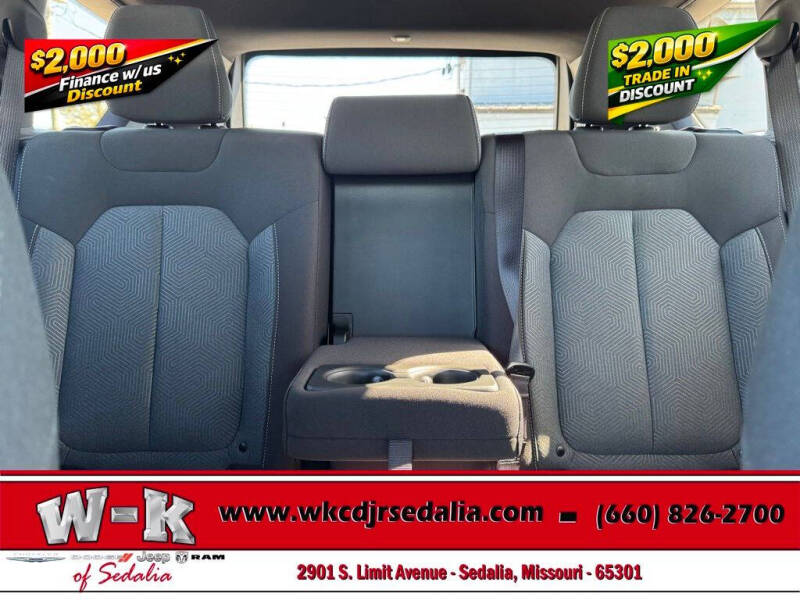 2026 Jeep Cherokee Laredo