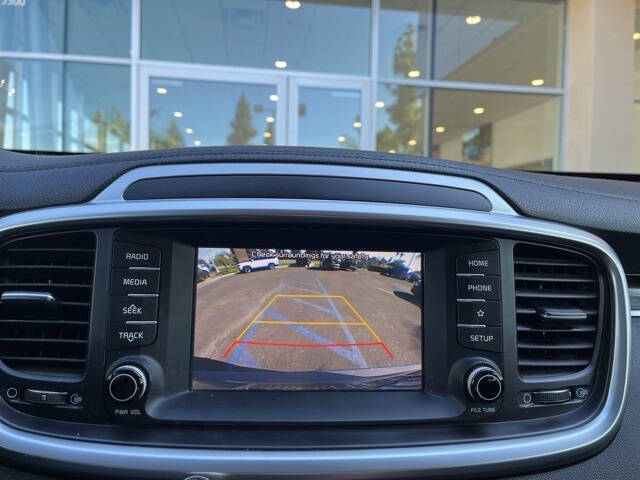 2019 Kia Sorento S V6