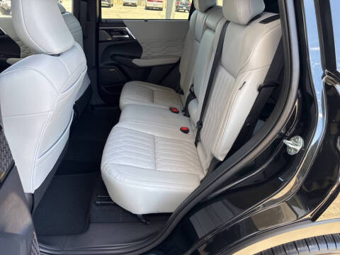 2025 Mitsubishi Outlander SEL Platinum Edition