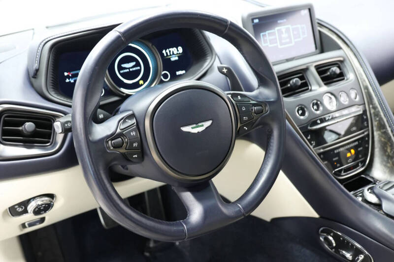 2019 Aston Martin DB11 V8
