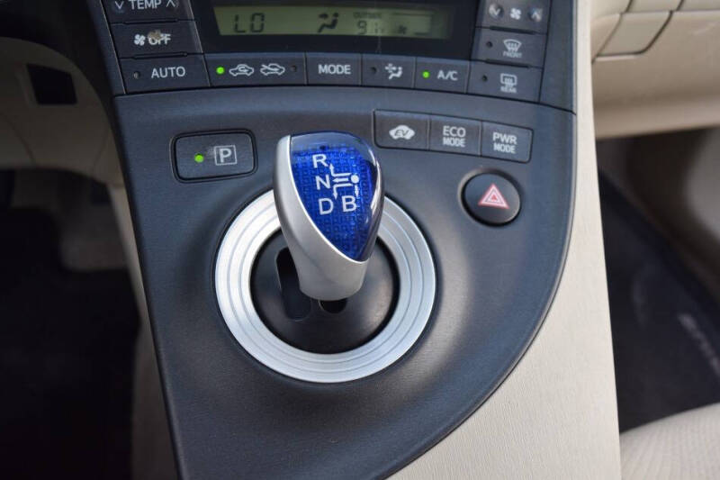 2010 Toyota Prius III