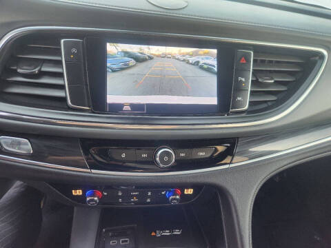 2022 Buick Enclave Essence