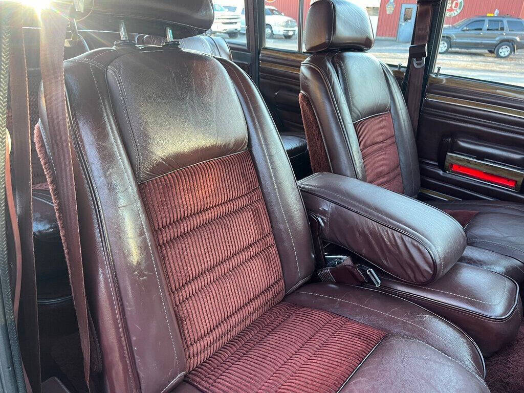 1989 Jeep Grand Wagoneer 84