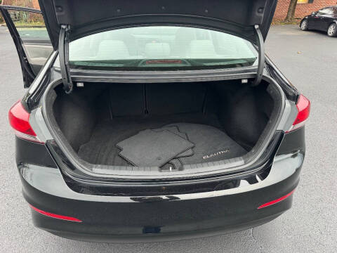 2017 Hyundai Elantra SE