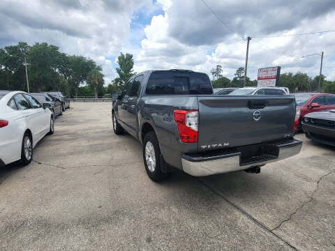 2017 Nissan Titan SV