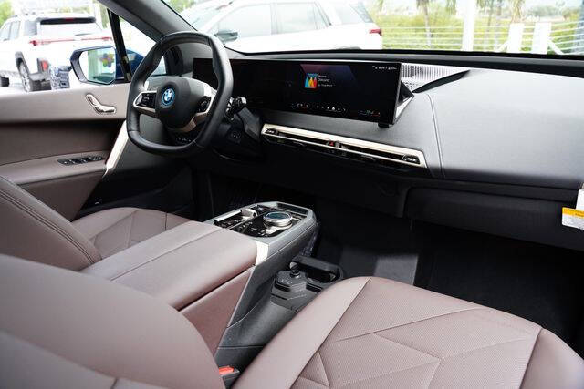 2025 BMW iX xDrive50