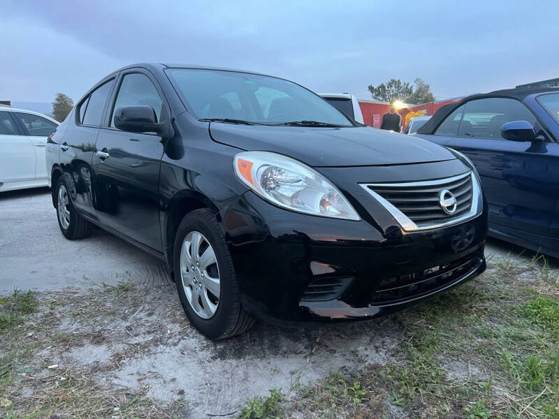 2013 Nissan Versa for sale at ONYX AUTOMOTIVE, LLC in Largo FL