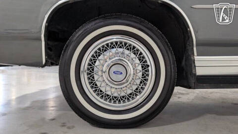 1988 Ford Crown Victoria