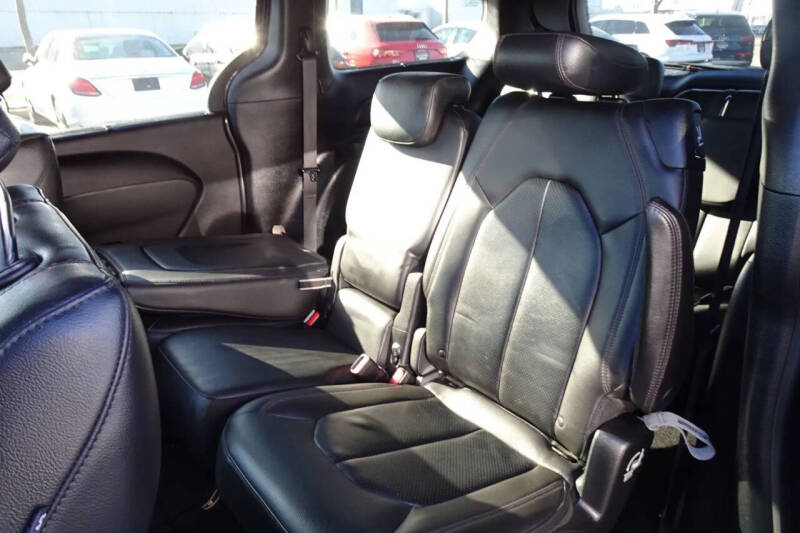 2020 Chrysler Pacifica Touring L 35th Anniversary