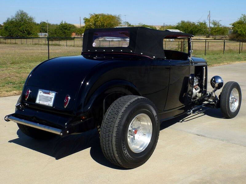 1932 Ford Model 18