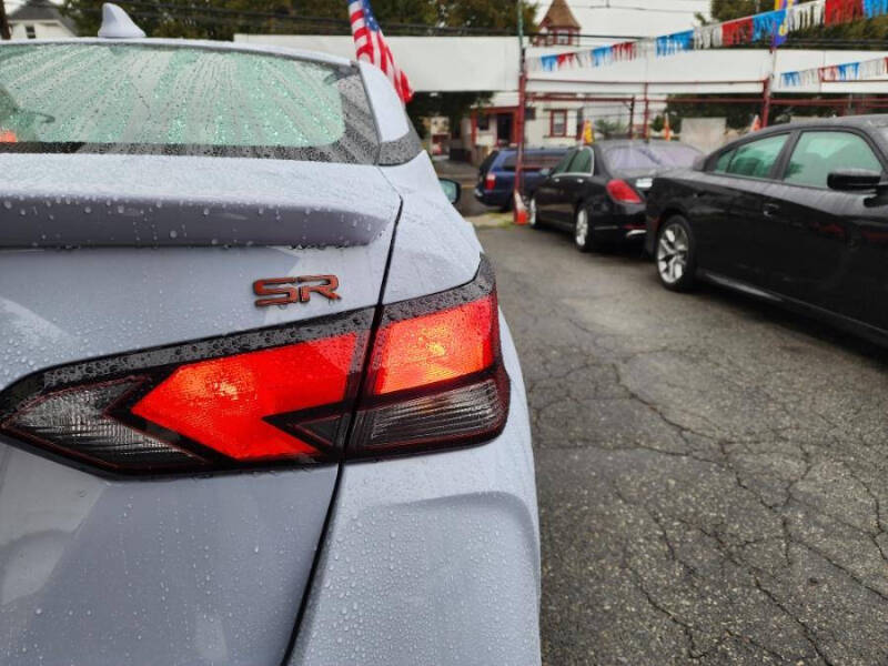 2024 Nissan Versa SR