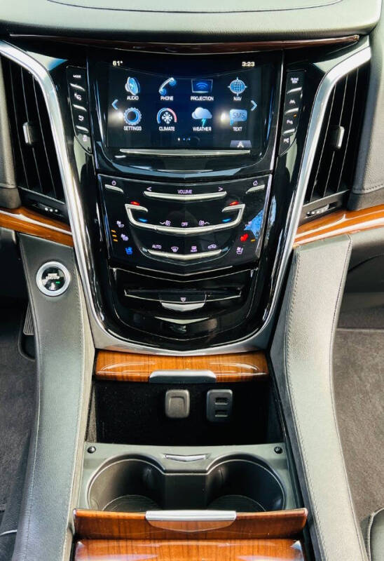 2017 Cadillac Escalade Luxury