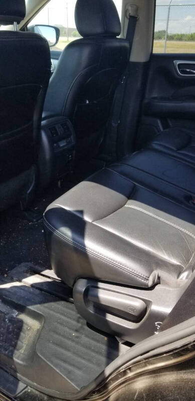 2017 Nissan Pathfinder SL