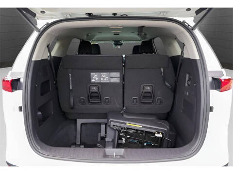 2024 Kia Carnival SX