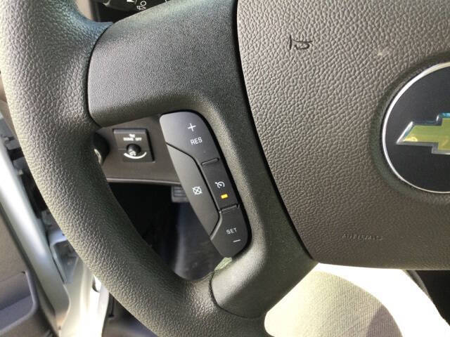 2025 Chevrolet Express 3500