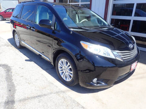 2013 Toyota Sienna XLE 8-Passenger