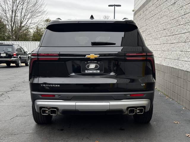 2024 Chevrolet Traverse LT