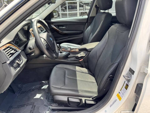 2015 BMW 3 Series 320i