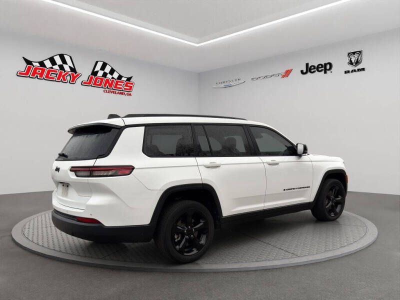 2022 Jeep Grand Cherokee L Laredo