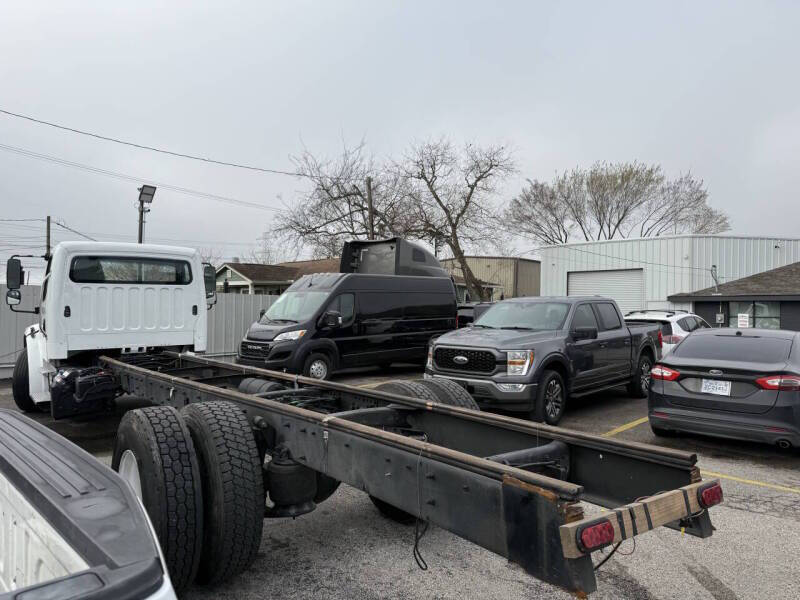 2022 Freightliner M2 106