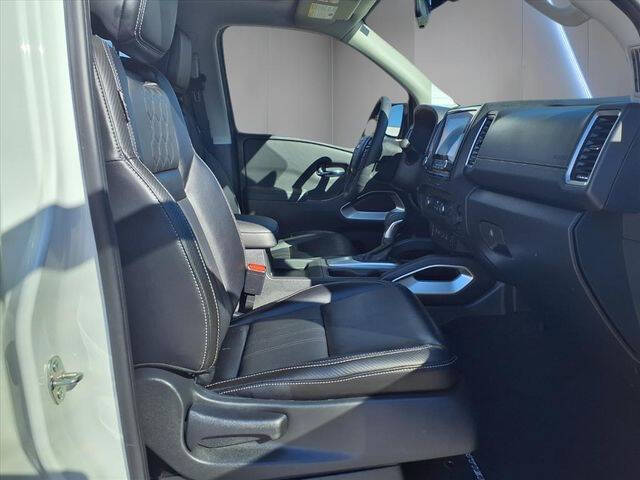 2024 Nissan Frontier SL