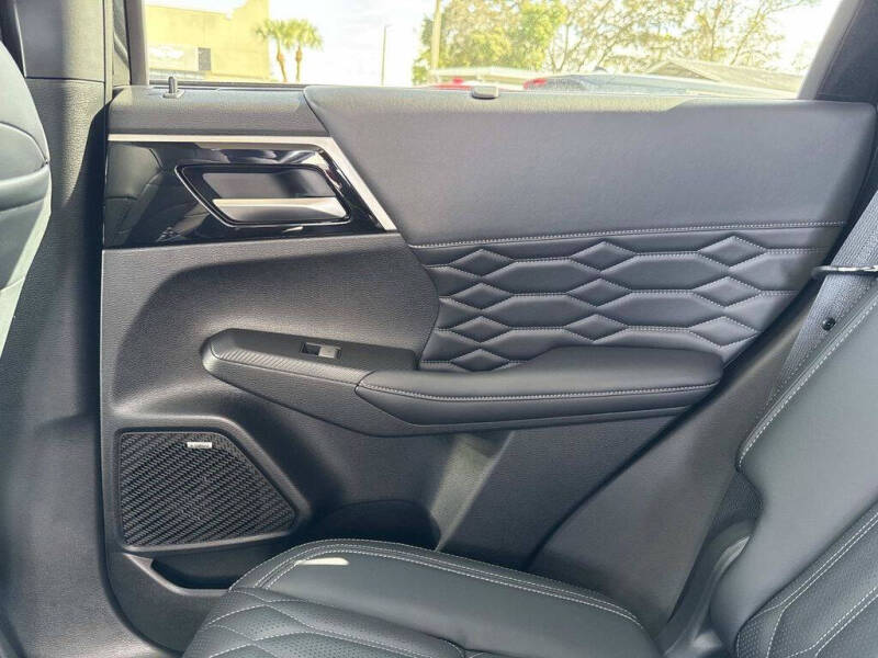 2026 Mitsubishi Outlander SEL