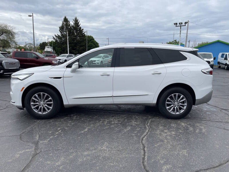 2023 Buick Enclave Essence